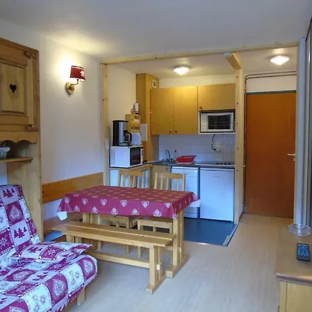 5 Personnes Au Pied Des Pistes