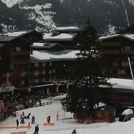 5 Personnes Au Pied Des Pistes ヴァルフレジュス